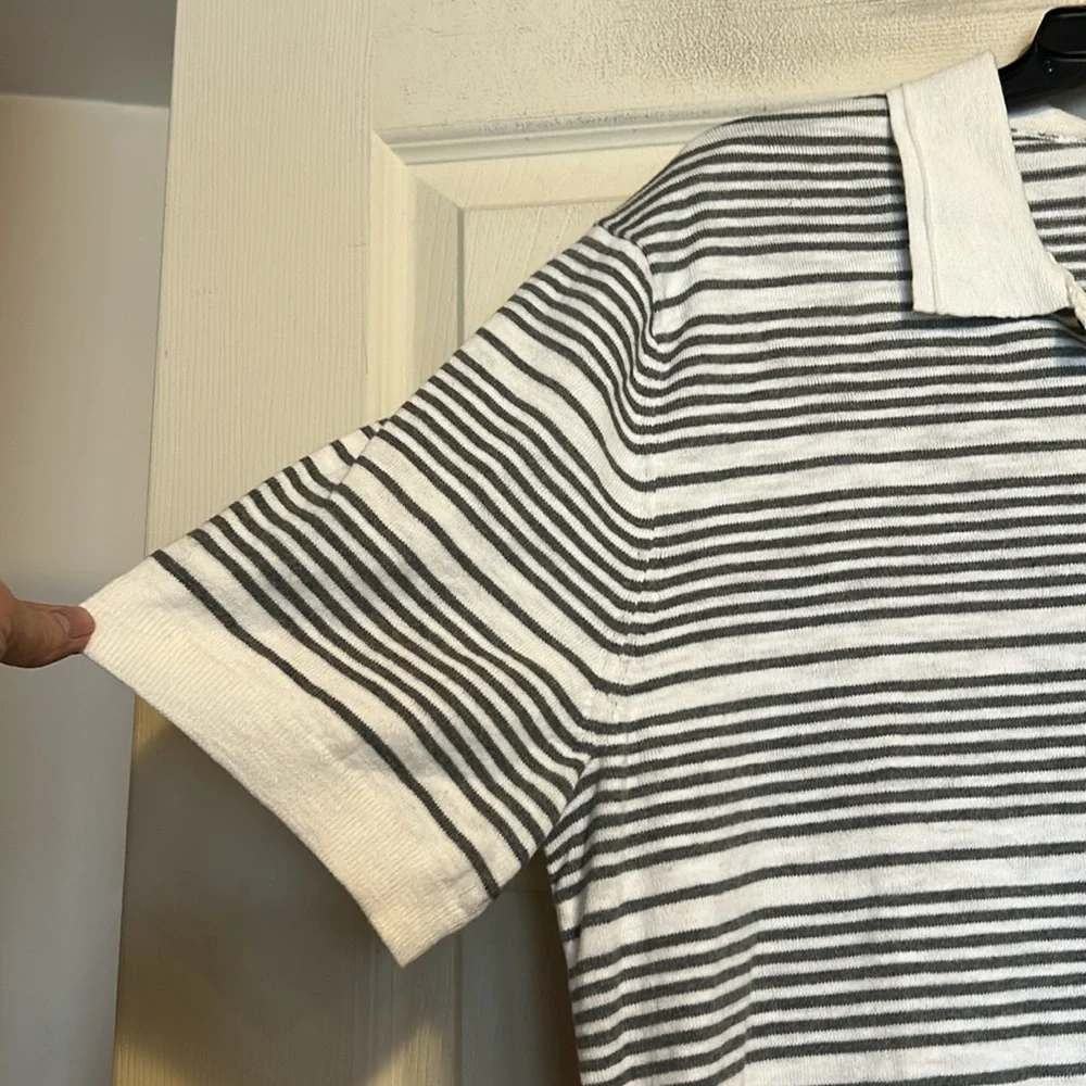 Banana Republic Gray and White Striped Polo Shirt/Sweater Size Large